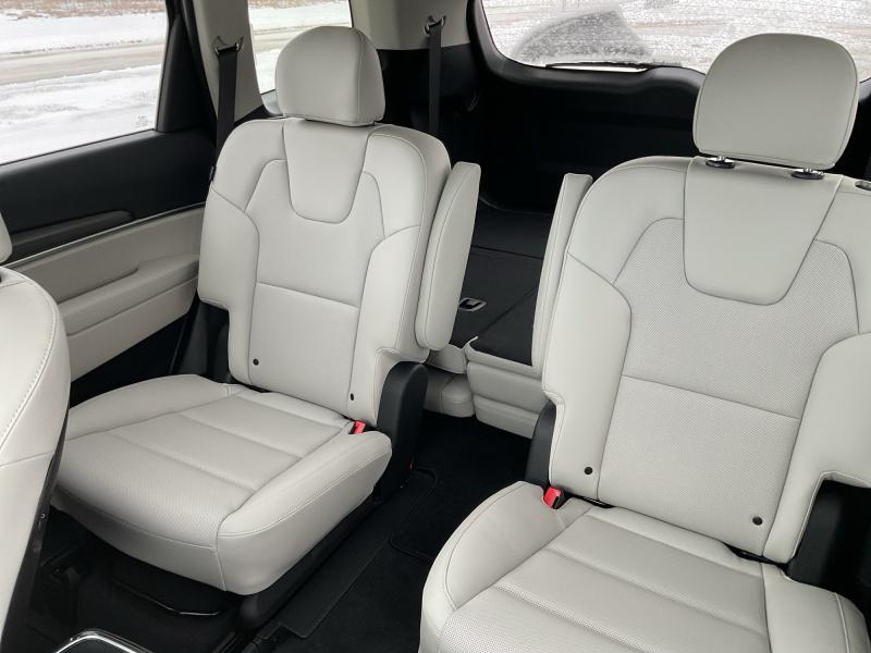 new 2025 Kia Telluride car, priced at $43,519