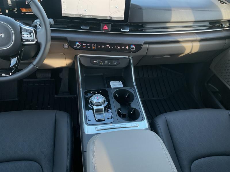 new 2026 Kia Carnival Hybrid car, priced at $45,799