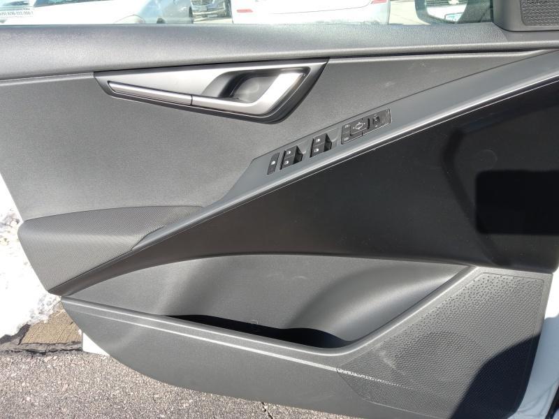 new 2025 Kia Niro car, priced at $26,399