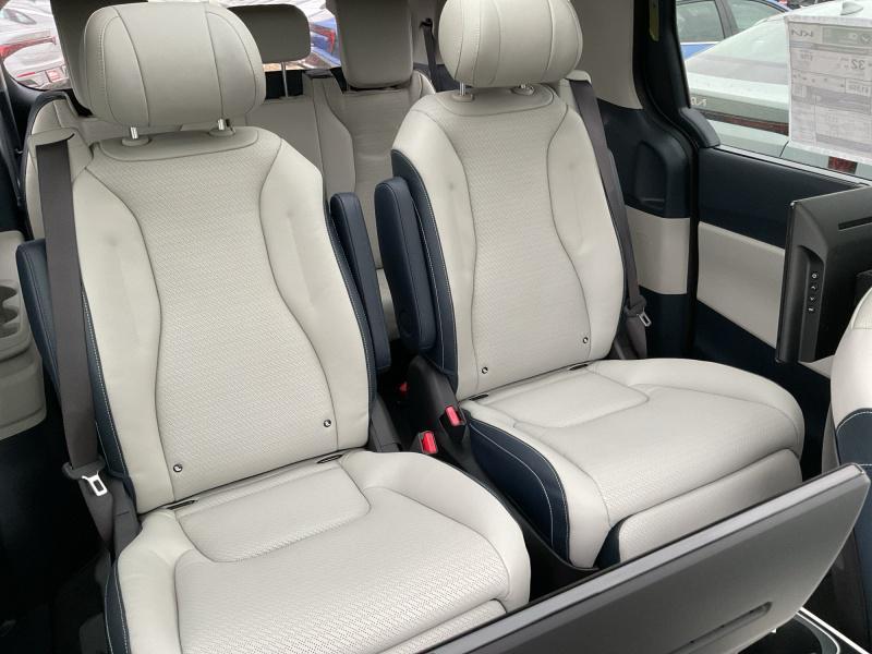 new 2026 Kia Carnival Hybrid car, priced at $58,294