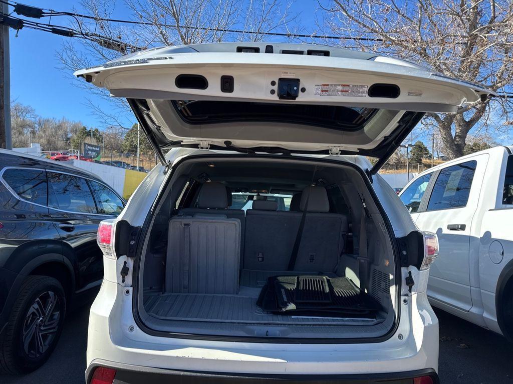 used 2016 Toyota Highlander car, priced at $13,294