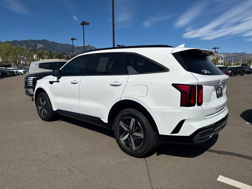 used 2022 Kia Sorento car, priced at $25,389