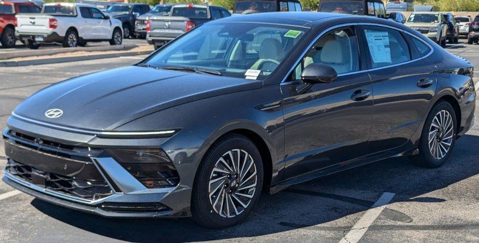 new 2025 Hyundai Sonata Hybrid car, priced at $34,793