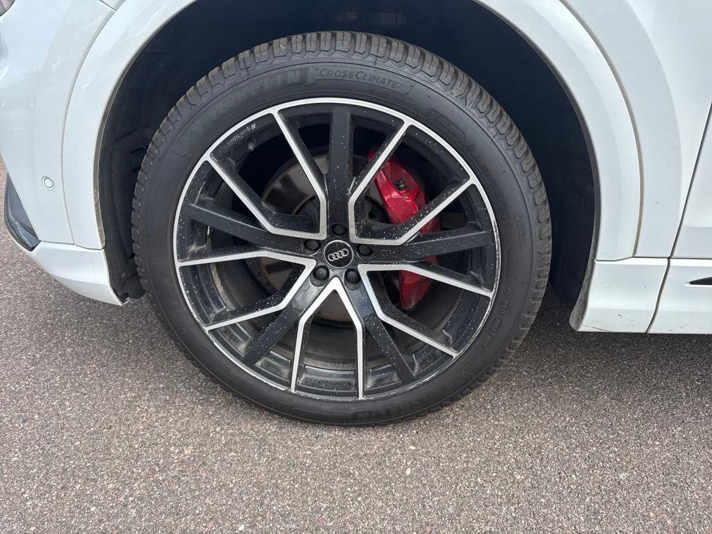 2019 Glacier White Metallic Audi Q8