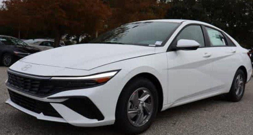 new 2025 Hyundai Elantra car, priced at $21,095