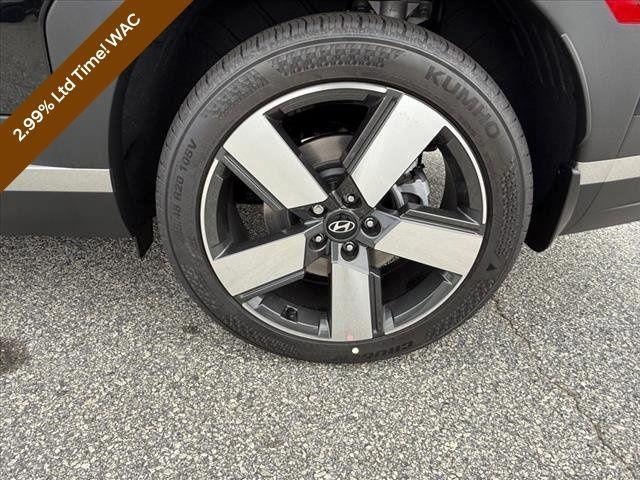 used 2025 Hyundai SANTA FE HEV car, priced at $40,991