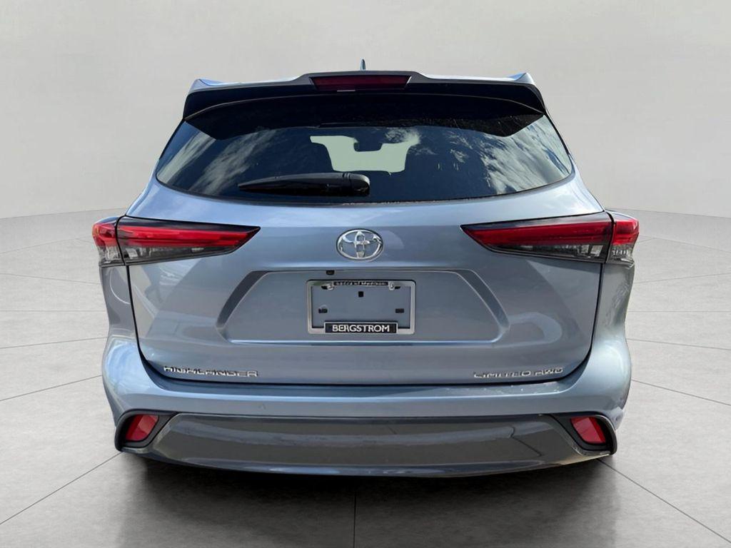 used 2021 Toyota Highlander car, priced at $36,592
