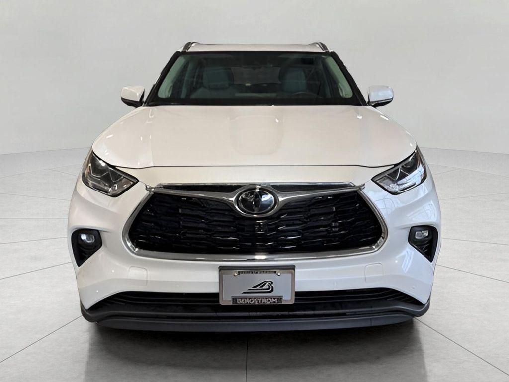 used 2023 Toyota Highlander car, priced at $41,143