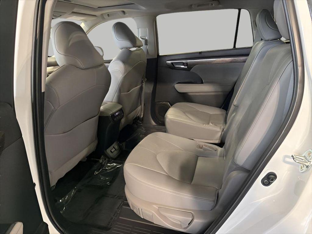 used 2023 Toyota Highlander car, priced at $41,143