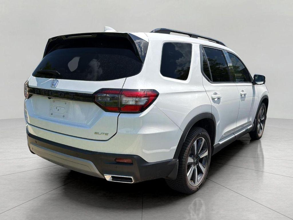 used 2023 Honda Pilot car, priced at $42,987