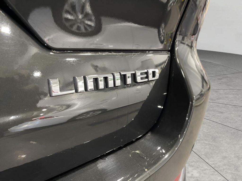 used 2023 Jeep Grand Cherokee car, priced at $29,978