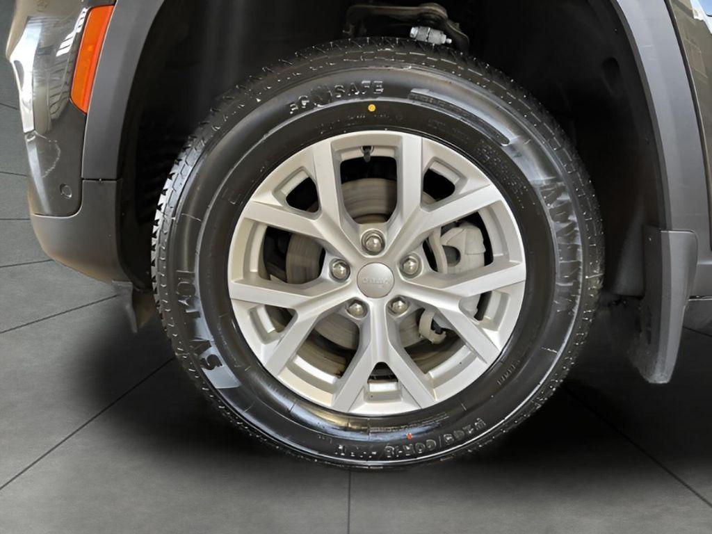 used 2023 Jeep Grand Cherokee car, priced at $29,978