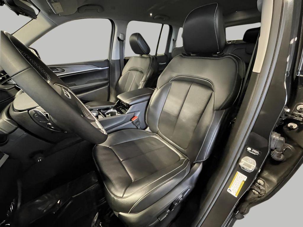 used 2023 Jeep Grand Cherokee car, priced at $29,978