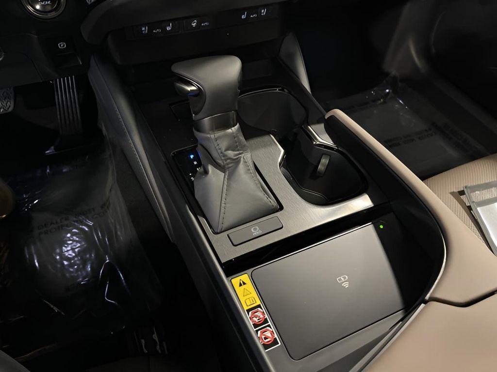 new 2025 Lexus ES 350 car, priced at $47,301