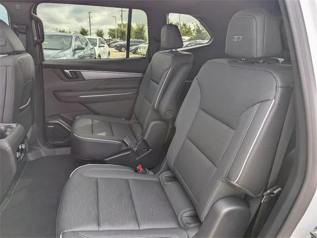 new 2026 Buick Enclave car, priced at $44,910