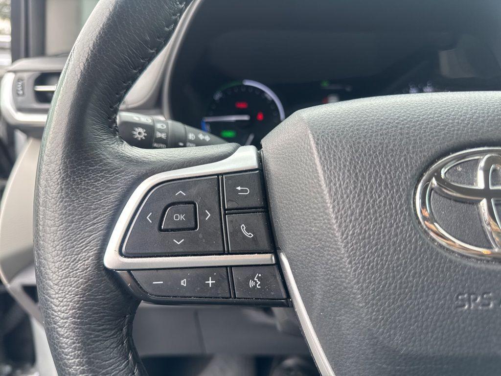 used 2024 Toyota Sienna car, priced at $39,733