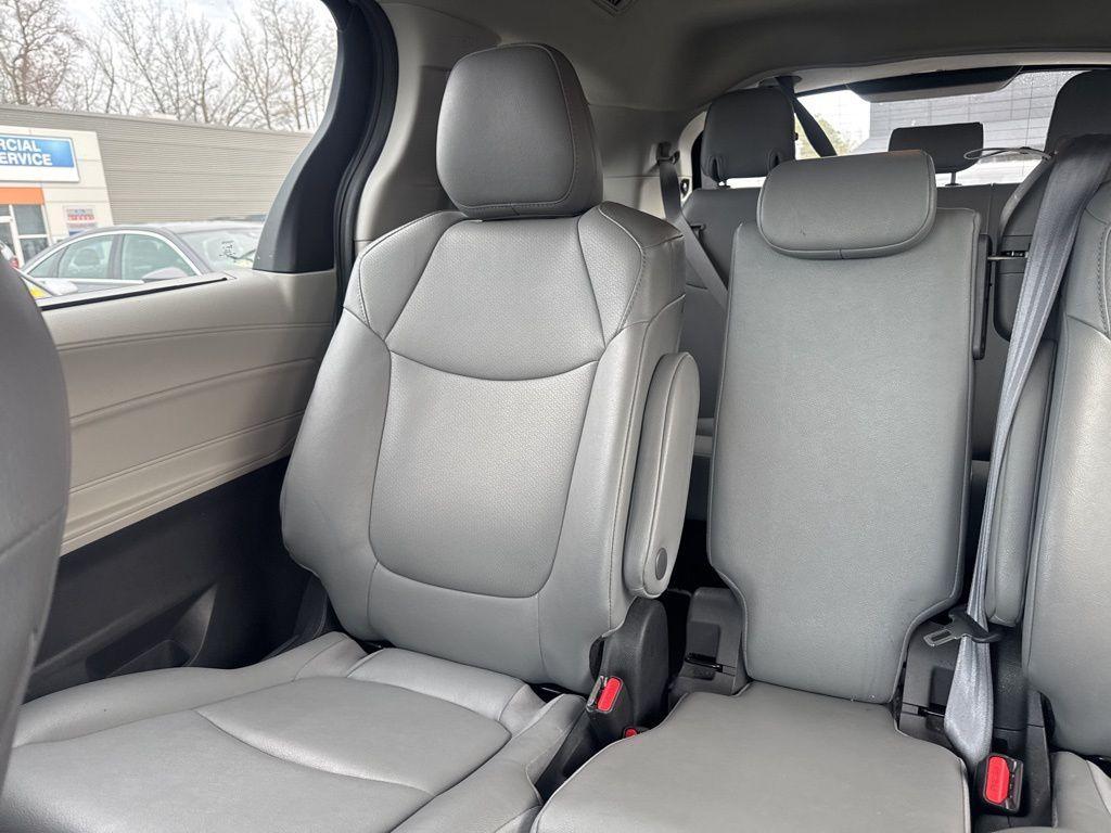 used 2024 Toyota Sienna car, priced at $39,733