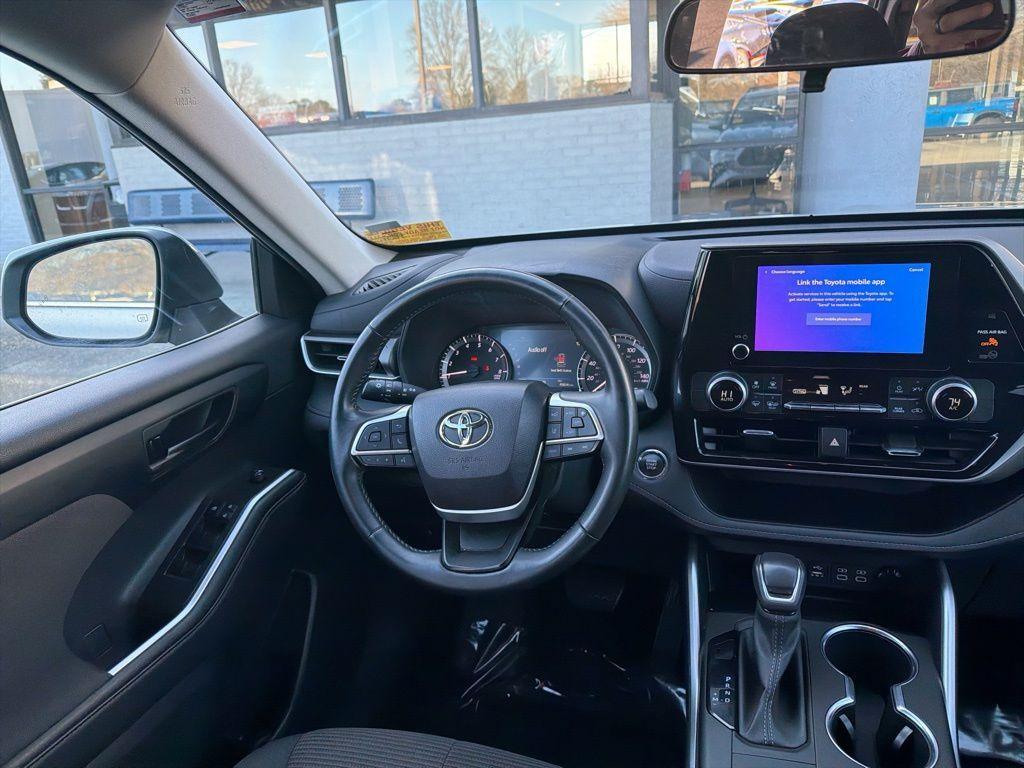 used 2023 Toyota Highlander car, priced at $30,475