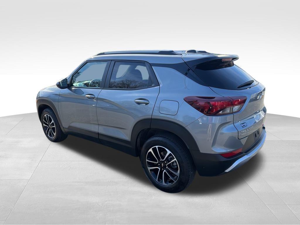 used 2025 Chevrolet TrailBlazer car, priced at $20,223