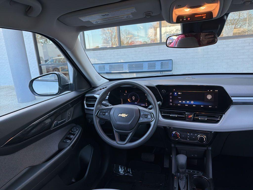 used 2025 Chevrolet TrailBlazer car, priced at $20,223