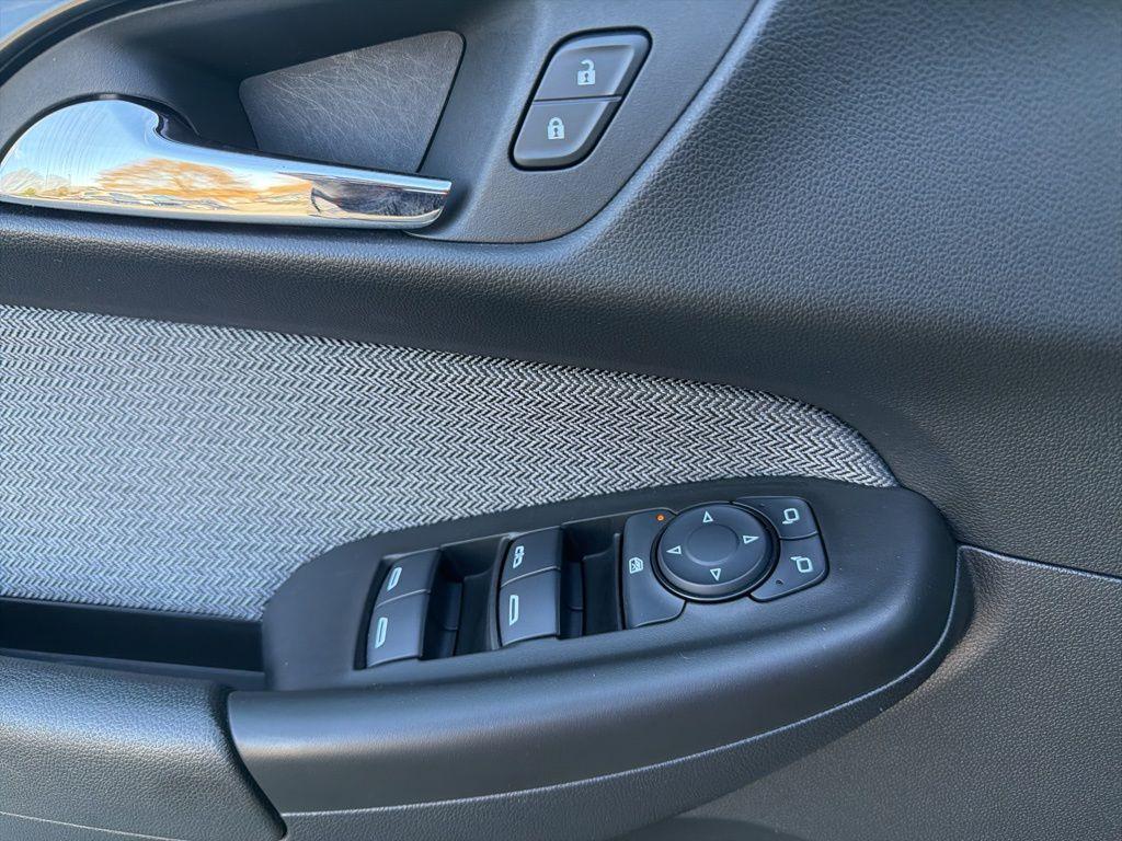 used 2025 Chevrolet TrailBlazer car, priced at $20,223