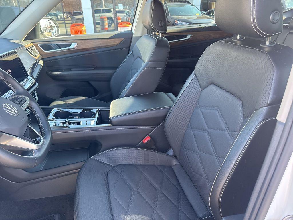 used 2025 Volkswagen Atlas car, priced at $30,999