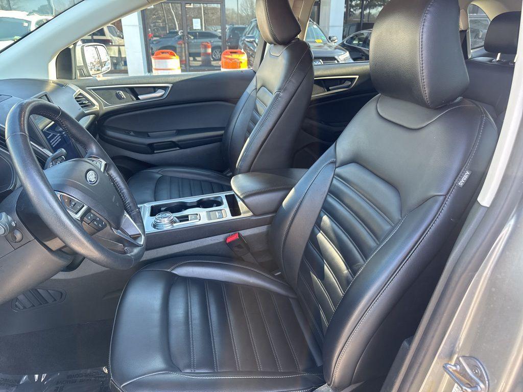 used 2024 Ford Edge car, priced at $19,499