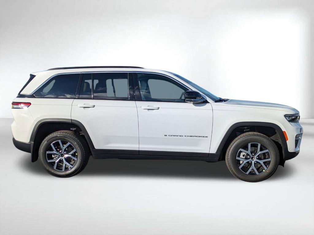 new 2025 Jeep Grand Cherokee car, priced at $41,775