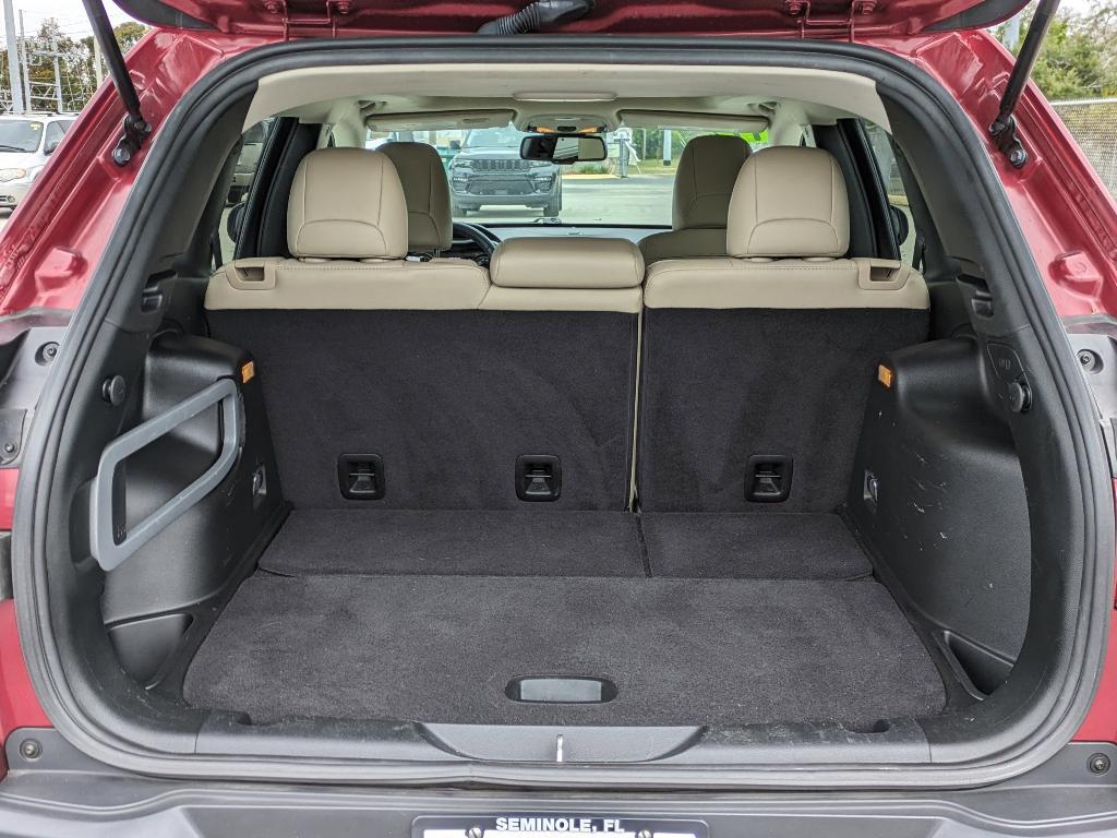 used 2017 Jeep Cherokee car, priced at $15,589