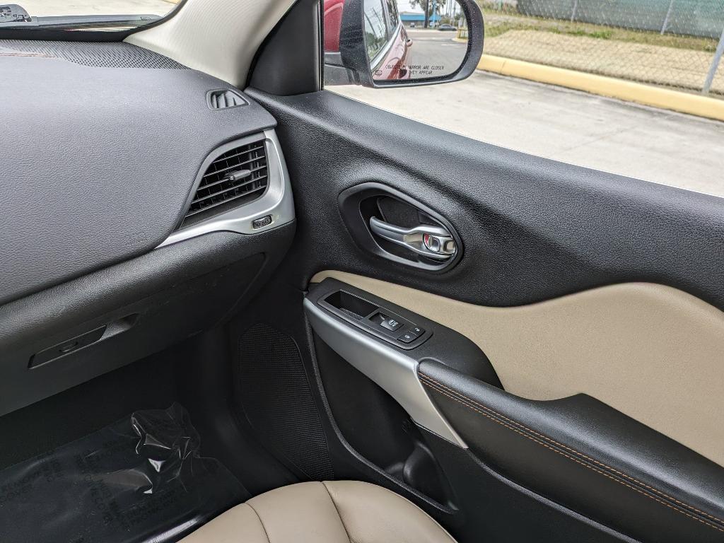 used 2017 Jeep Cherokee car, priced at $15,589