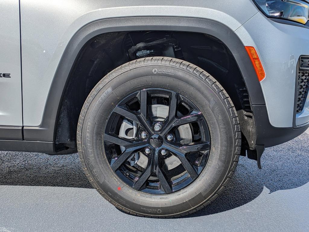 new 2026 Jeep Grand Cherokee car, priced at $46,025