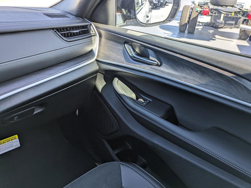 new 2026 Jeep Grand Cherokee car, priced at $46,025