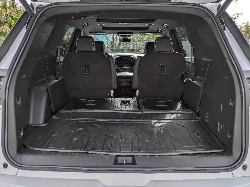used 2023 Chevrolet Traverse car, priced at $35,986
