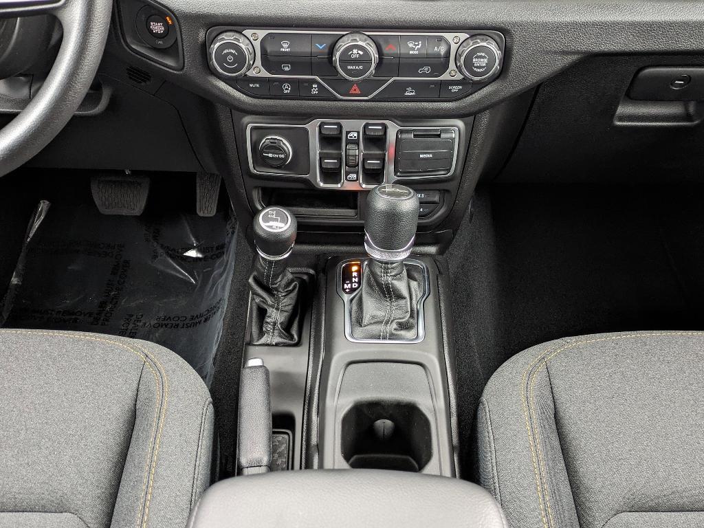 new 2026 Jeep Gladiator car, priced at $43,085