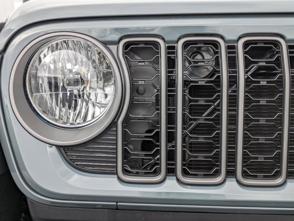 new 2026 Jeep Gladiator car, priced at $43,085