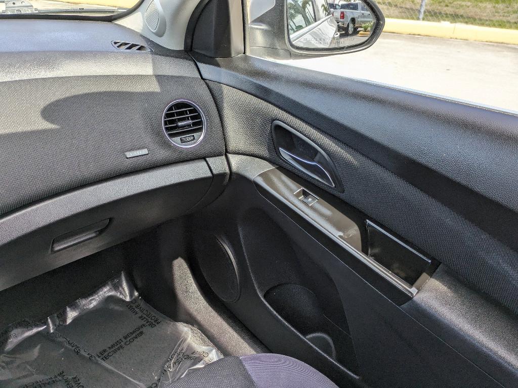 used 2014 Chevrolet Cruze car, priced at $10,986