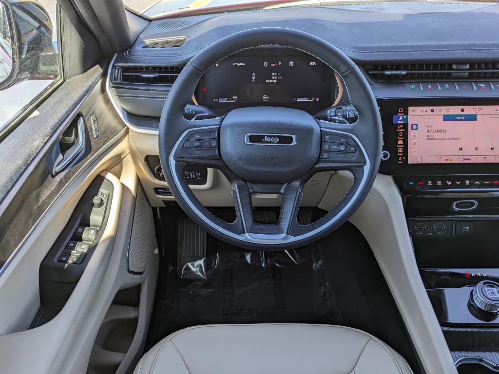 new 2026 Jeep Grand Cherokee car, priced at $42,375