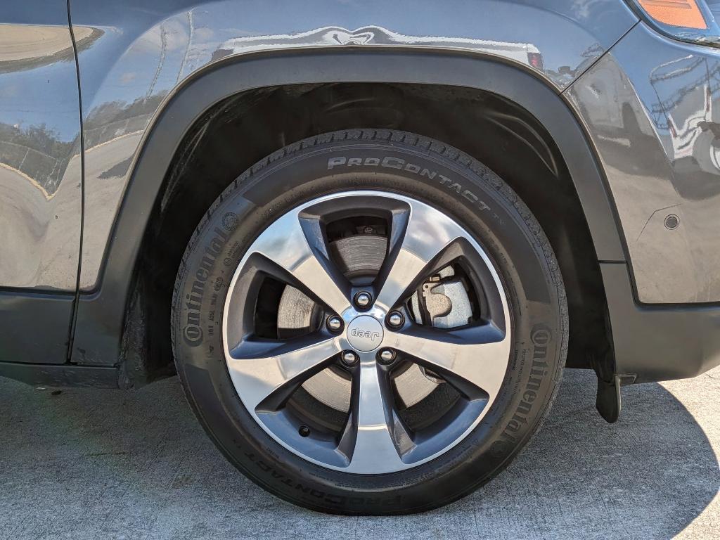 used 2019 Jeep Cherokee car, priced at $20,986