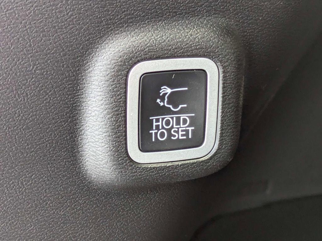new 2026 Jeep Cherokee car, priced at $41,590