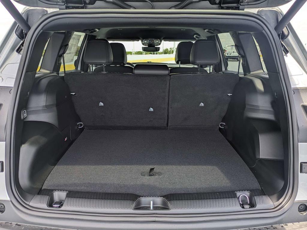 new 2026 Jeep Cherokee car, priced at $41,590