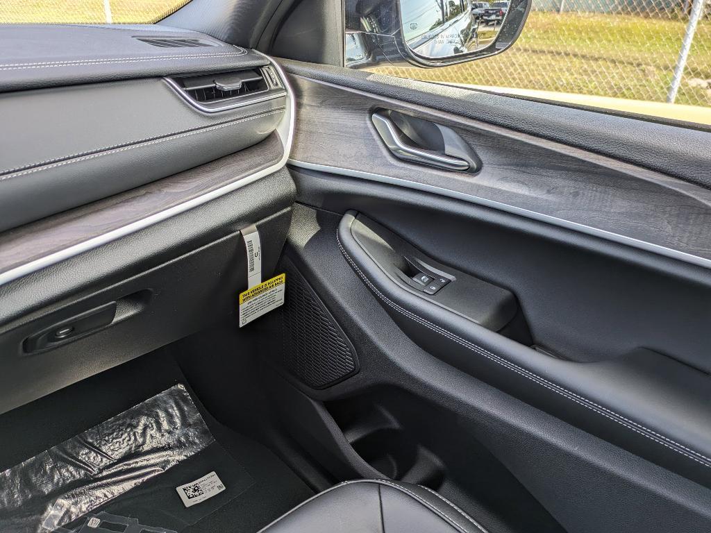 new 2025 Jeep Grand Cherokee L car, priced at $39,756