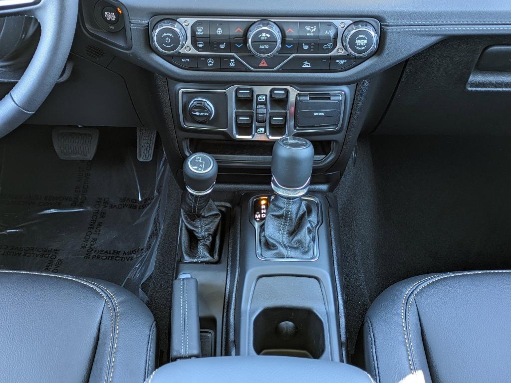 new 2026 Jeep Gladiator car, priced at $46,553