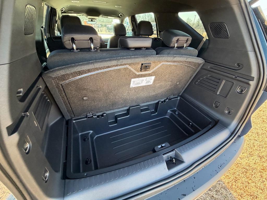 new 2026 Chevrolet Traverse car, priced at $44,260