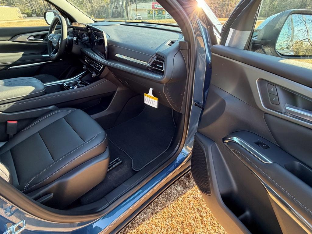 new 2026 Chevrolet Traverse car, priced at $44,260