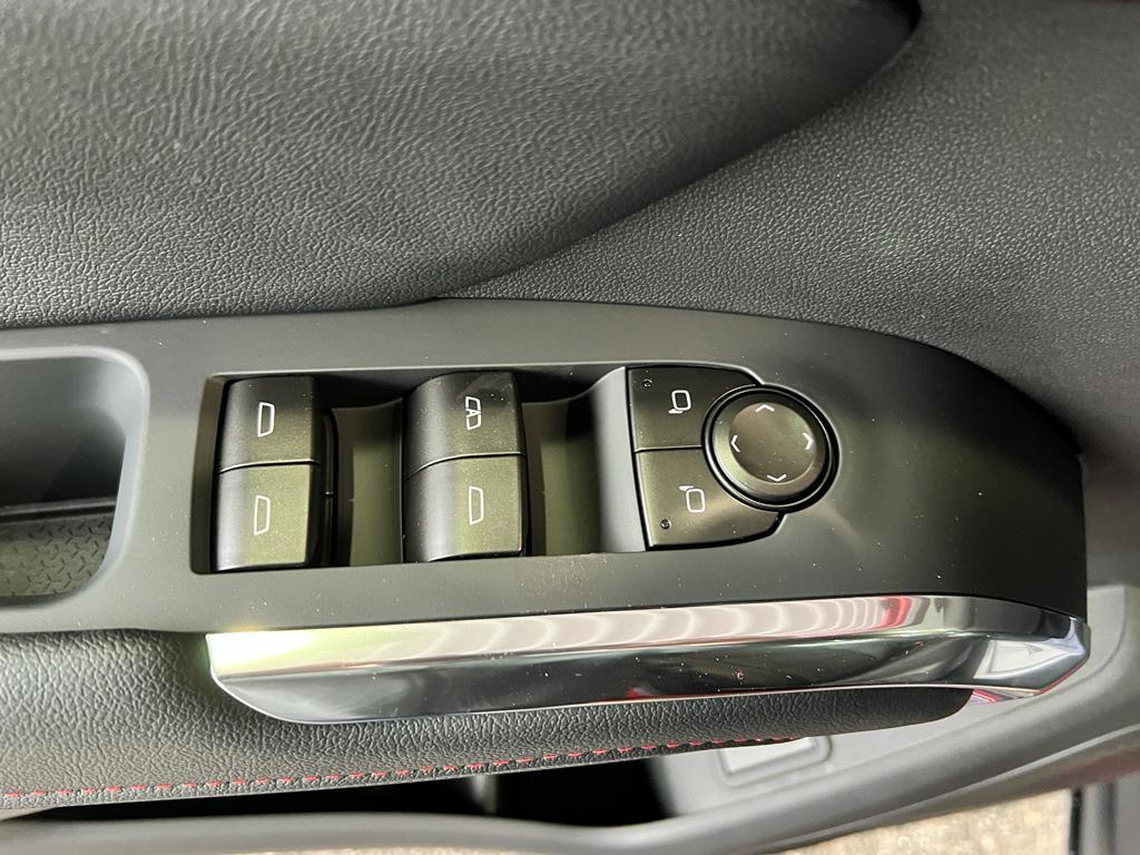 new 2026 Chevrolet Traverse car, priced at $53,255