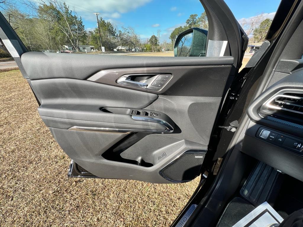 new 2026 Chevrolet Traverse car, priced at $56,235