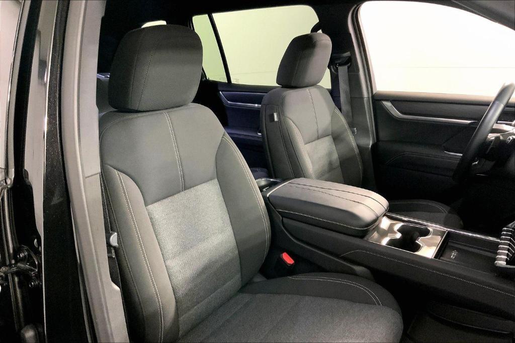 used 2025 GMC Acadia car, priced at $33,500