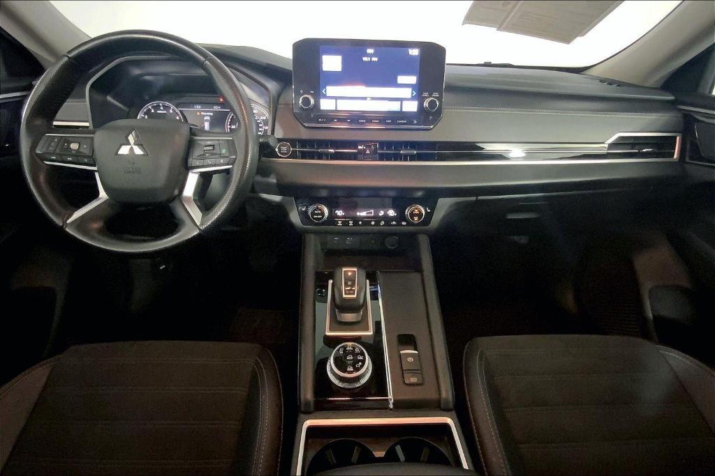 used 2024 Mitsubishi Outlander car, priced at $21,000