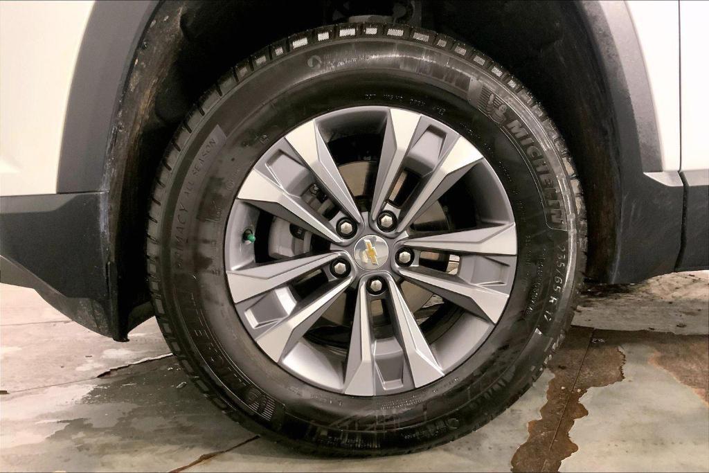 used 2026 Chevrolet Equinox car, priced at $28,880