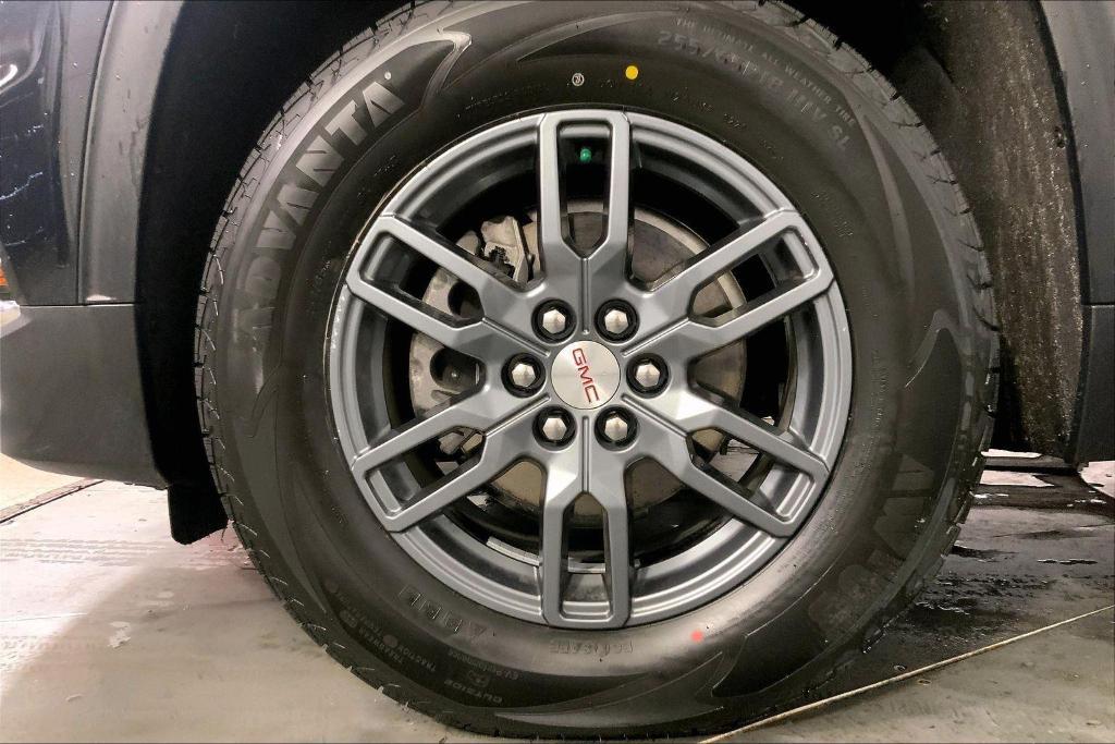 used 2025 GMC Acadia car, priced at $34,880